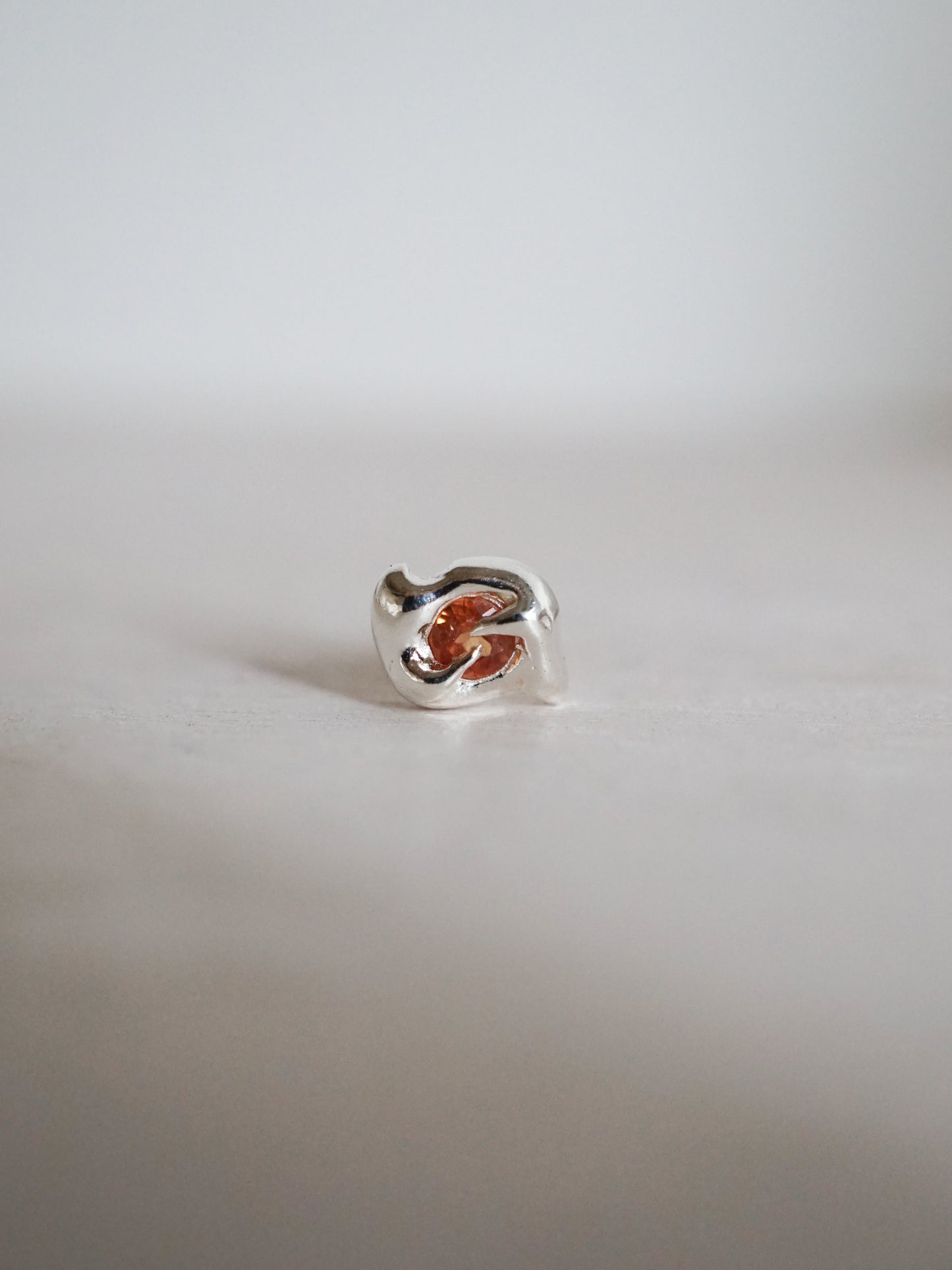 OEIL earring with sapphire - sterling silver or gold