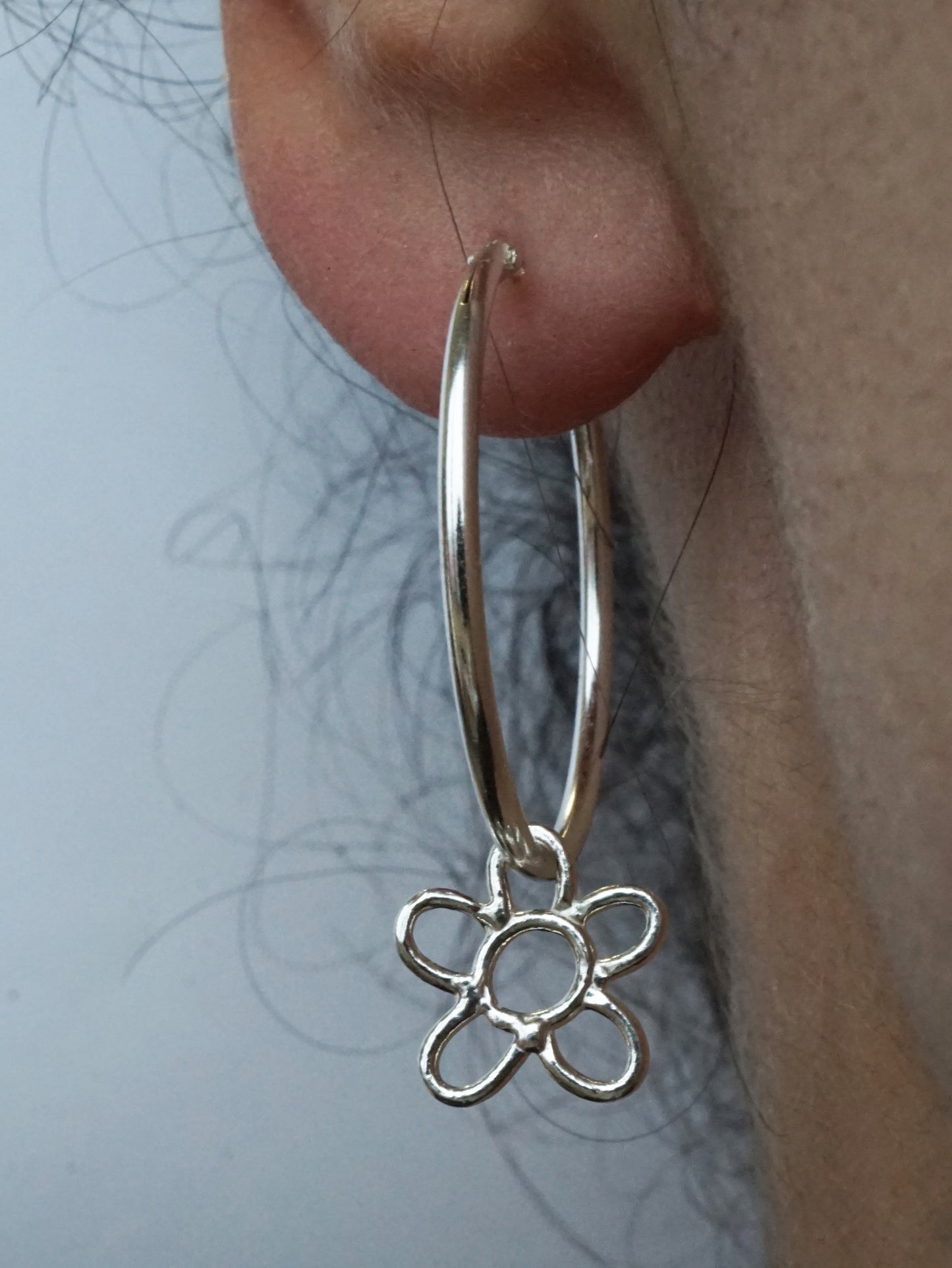 BOUCLES D'OREILLES CRÉOLES FLEURS