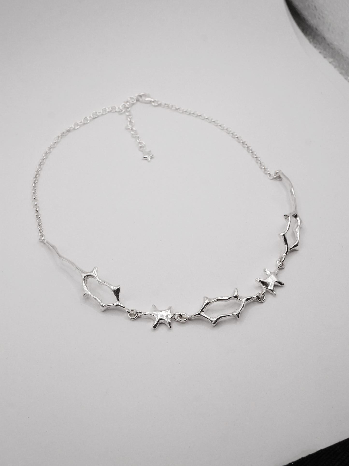 Collier ras du cou LEFTOVERS