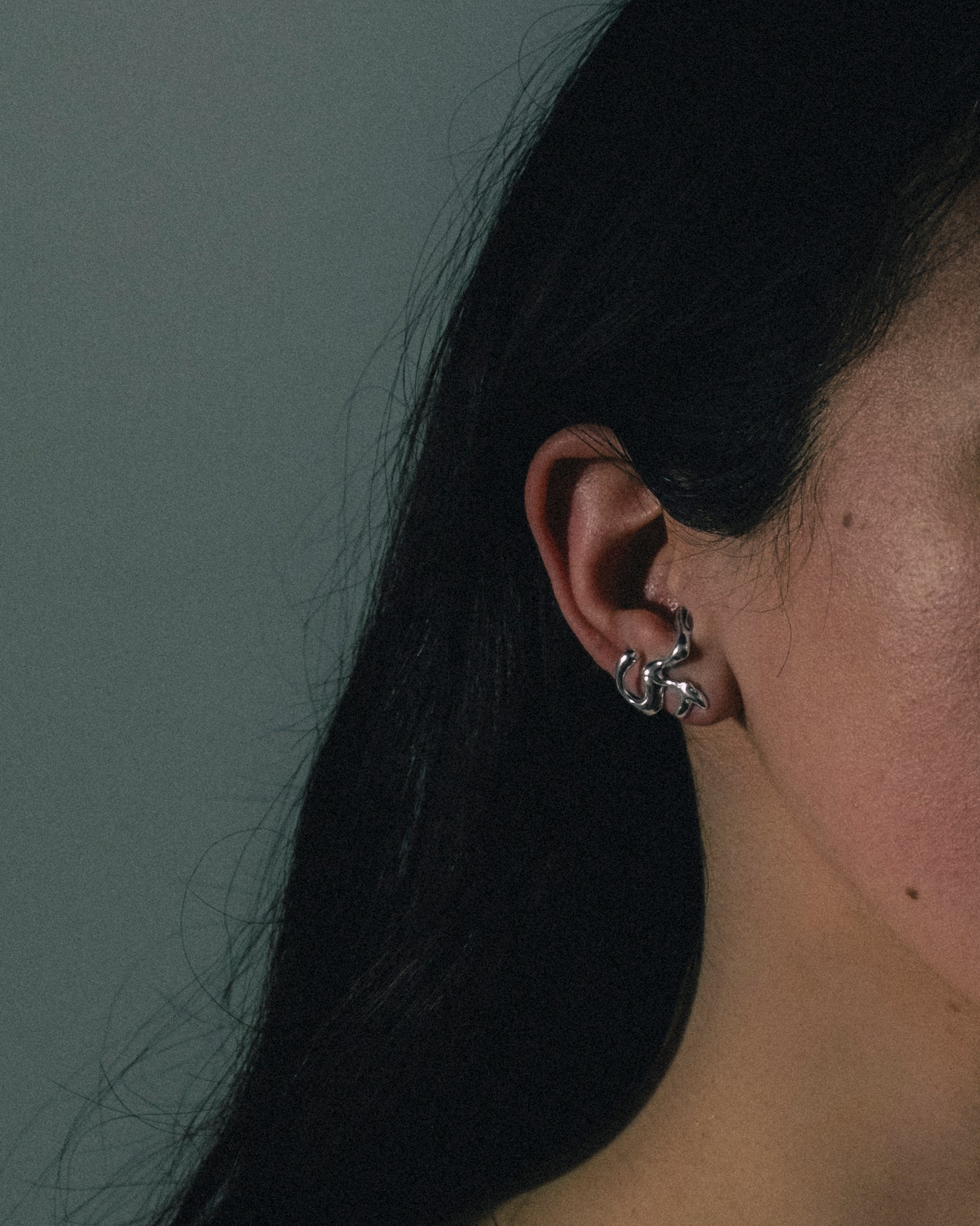 Boucle d'oreille DG001 pour deux piercings côte à côte