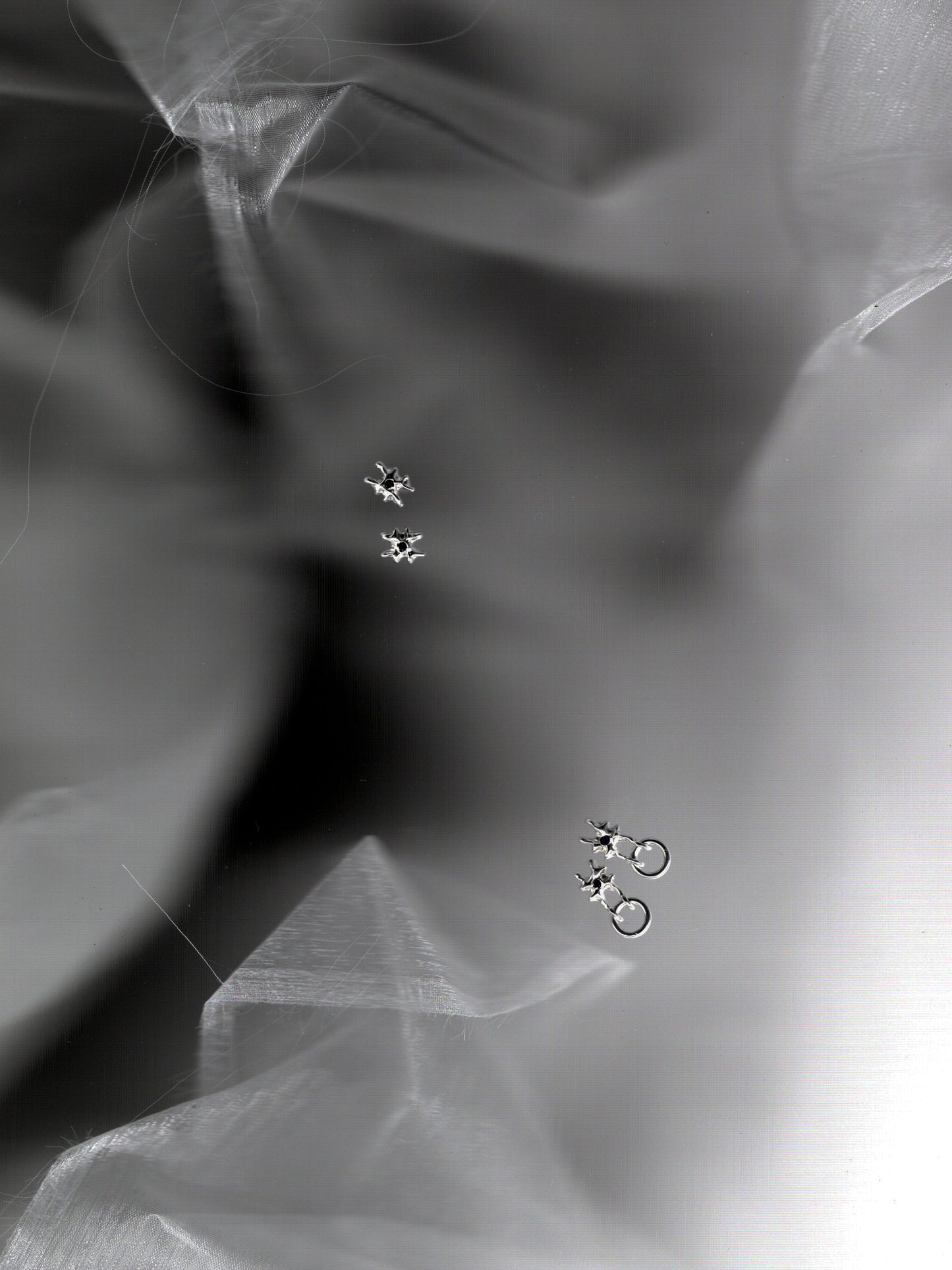 Boucle d'oreille ARCHEOLOGIE I en argent sterling avec saphir