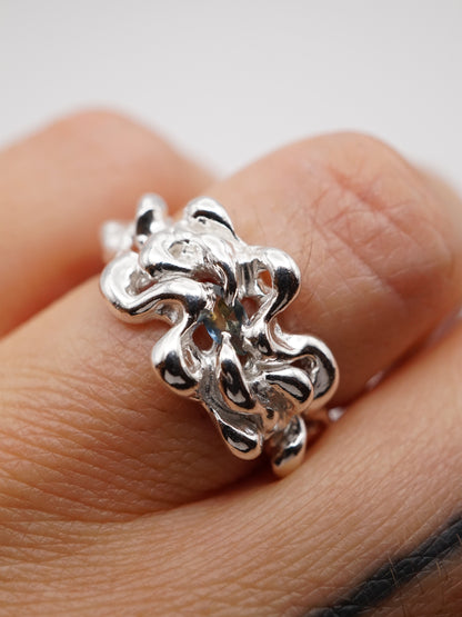 sterling silver OOAK KNIT ring with pale blue/yellow sapphire