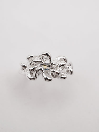 sterling silver OOAK KNIT ring with pale blue/yellow sapphire