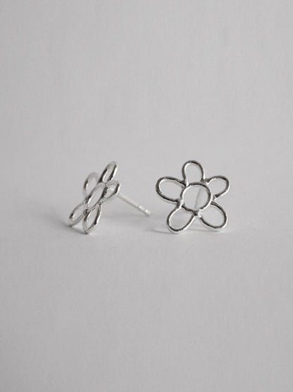 FLOWER STUD EARRINGS