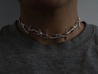 DÉPENDANCE necklace