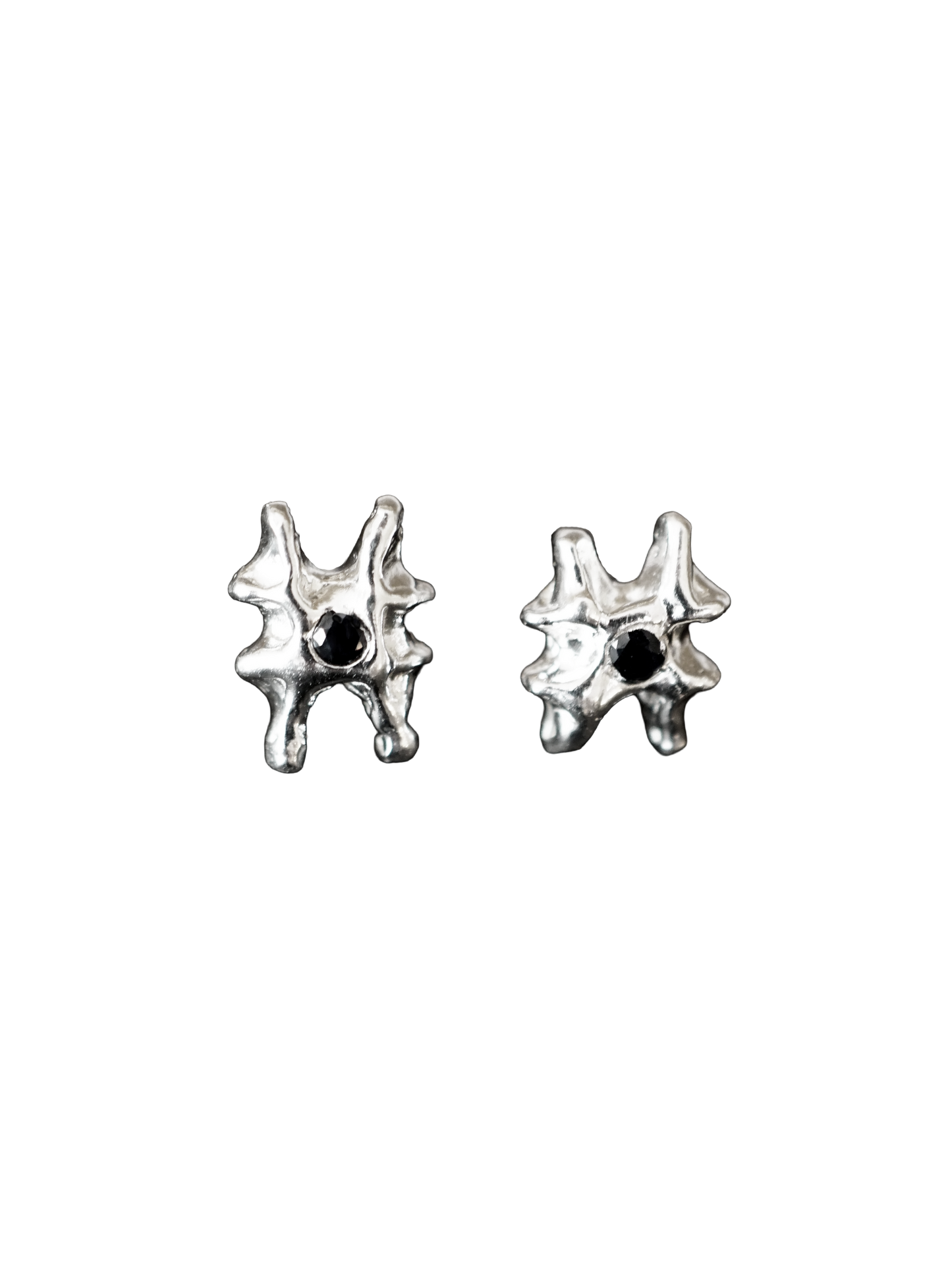 Boucle d'oreille ARCHEOLOGIE I en argent sterling avec saphir