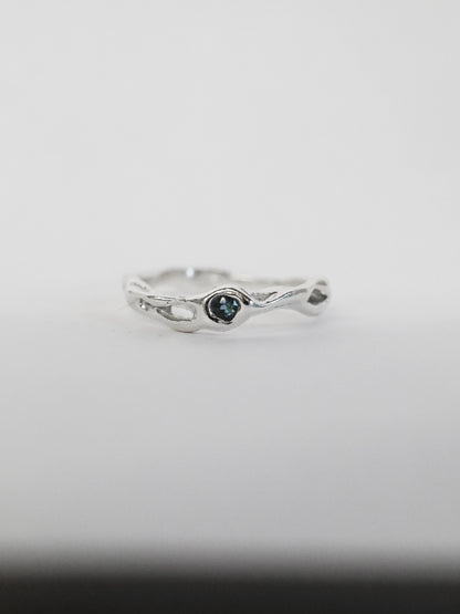 sterling silver OOAK ring with blue sapphire 001