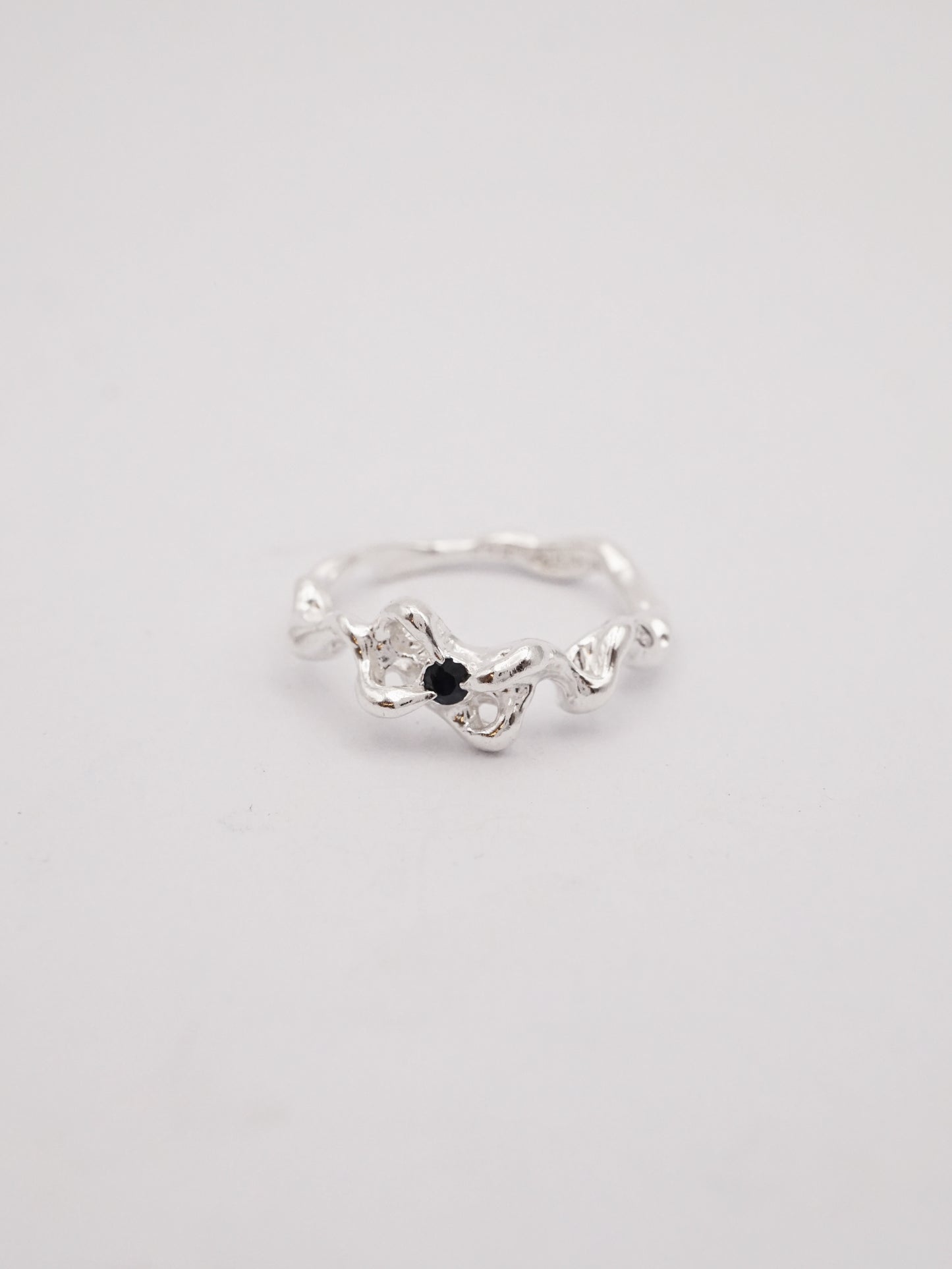 Bague MOVE simple BOW en argent sterling avec saphirs 