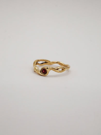 Bague OOAK en or jaune 10 carats avec saphir rouge