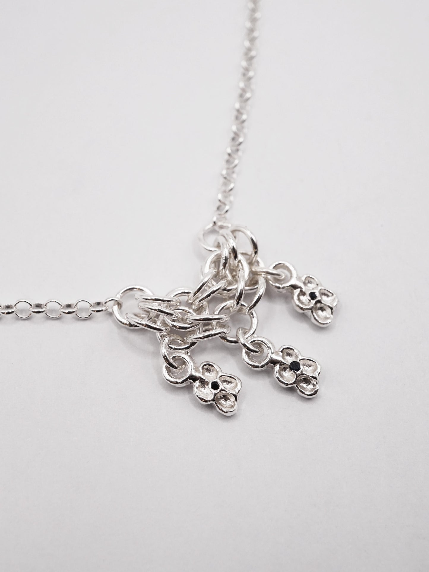 Collier TRI-CROQUÉE en argent sterling avec saphirs