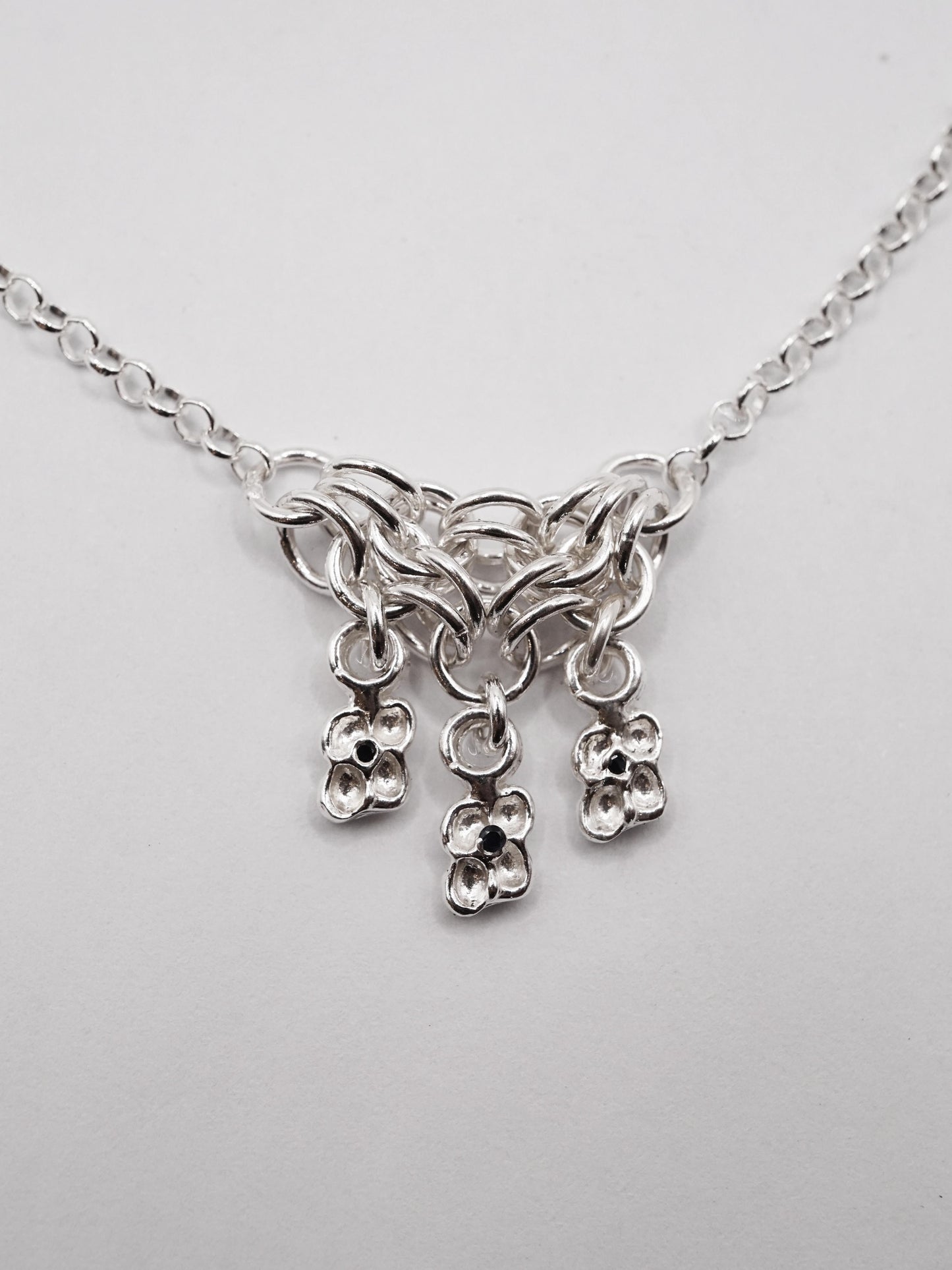 Collier TRI-CROQUÉE en argent sterling avec saphirs