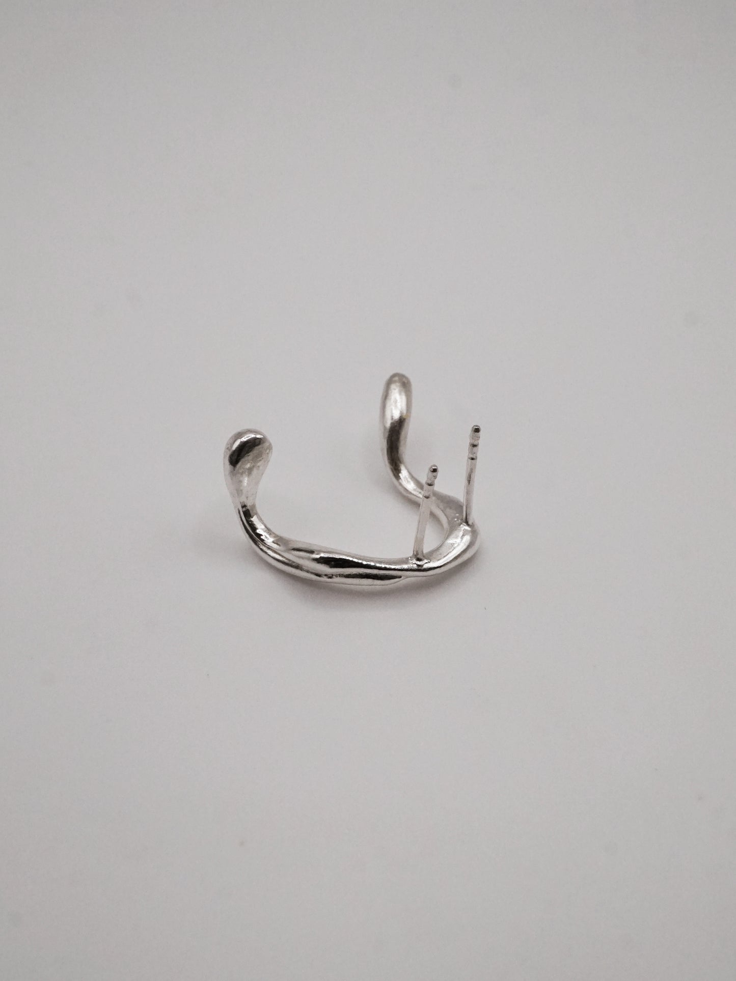 Boucle d'oreille G004 pour deux piercings côte à côte