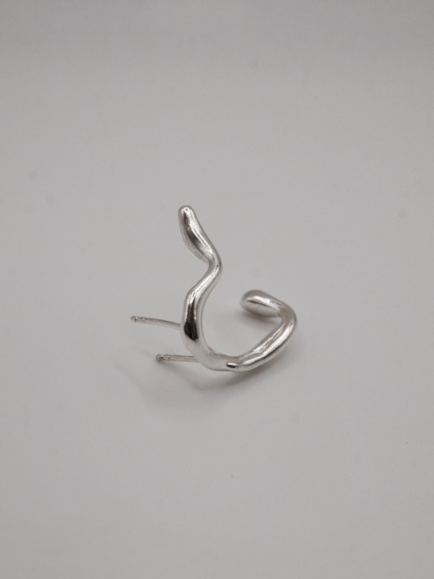 Boucle d'oreille G004 pour deux piercings côte à côte