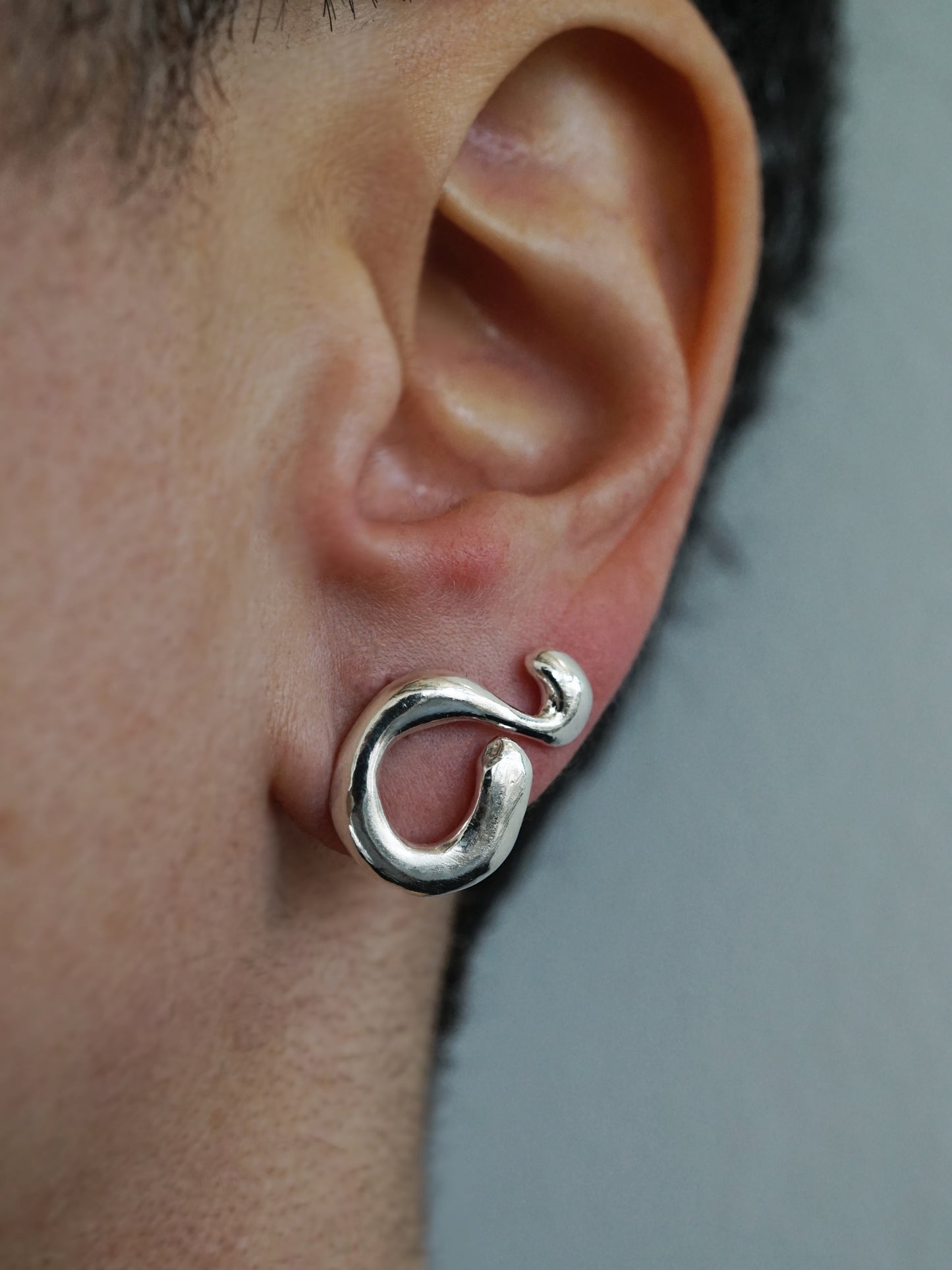 Boucle d'oreille ooak G1 pour deux piercings côte à côte