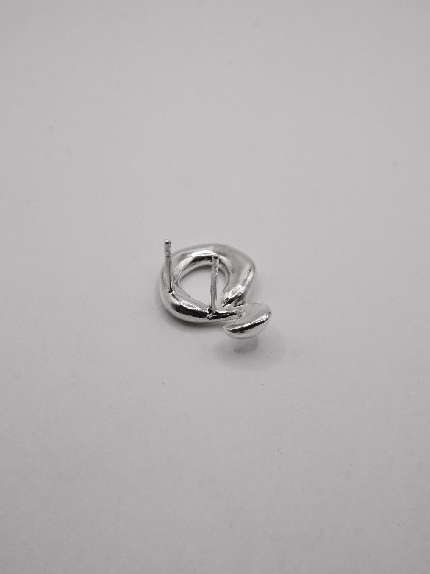 Boucle d'oreille ooak G1 pour deux piercings côte à côte