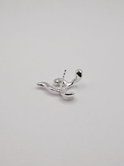 D05 earring