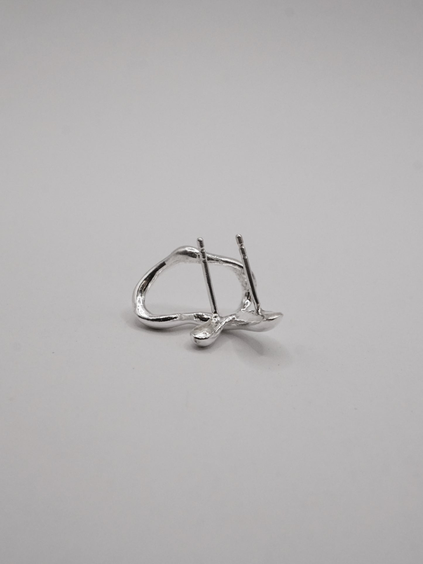 Boucle d'oreille G005 pour deux piercings côte à côte