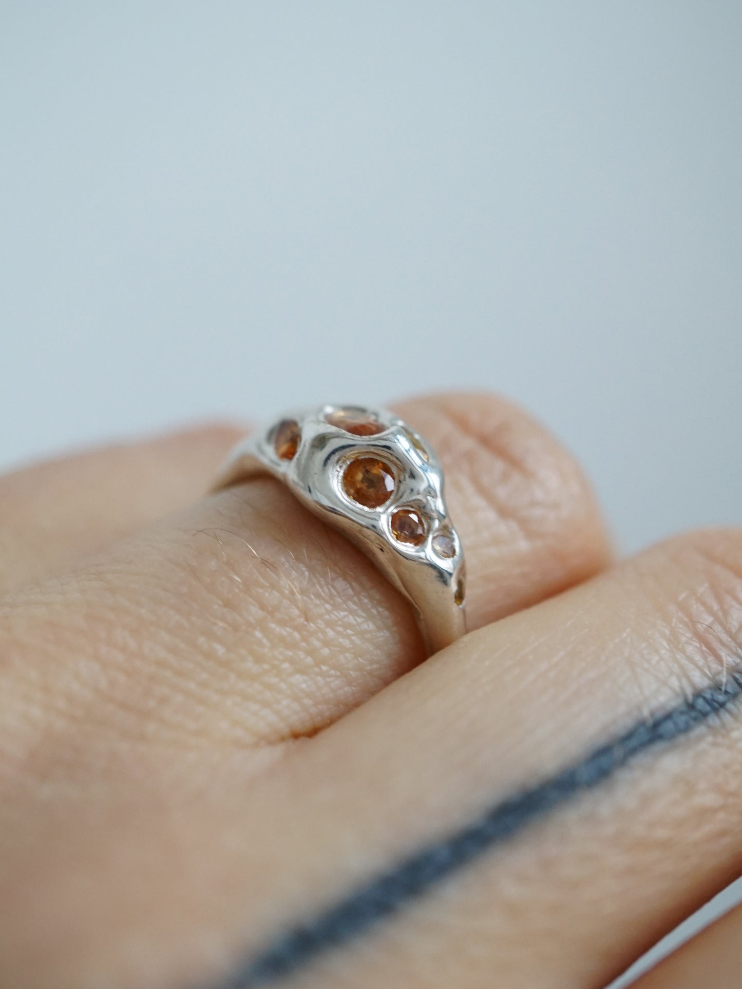 bague OOAK en argent sterling avec plusieurs saphirs jaunes