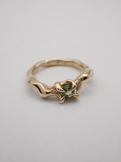 Bague OOAK en or jaune 10 carats avec saphir vert