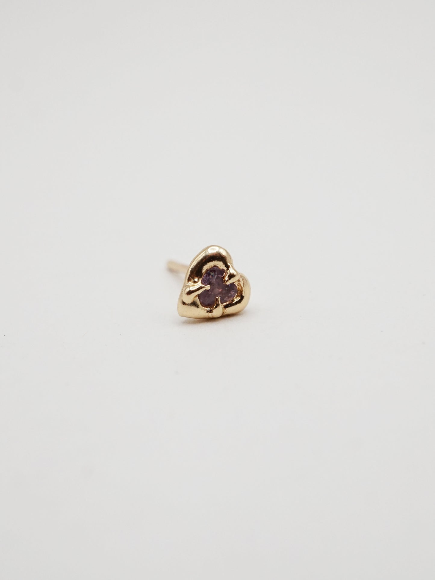 stud avec saphir en argent ou en or 10ct