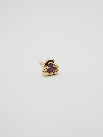stud avec saphir en argent ou en or 10ct