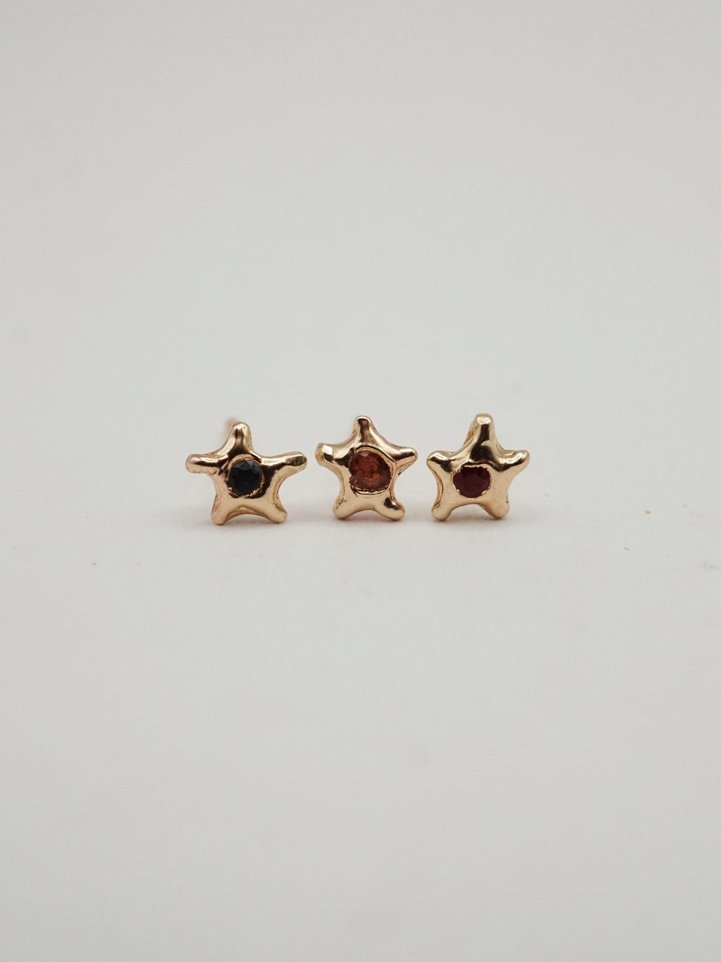 Boucles d'oreilles LUMIÈRE en or avec saphir