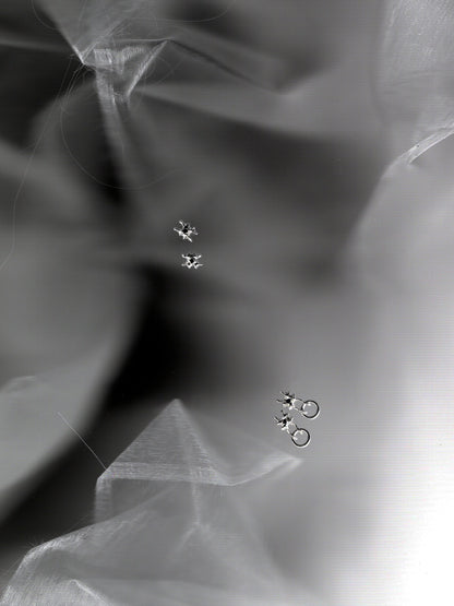 Boucle d'oreille ARCHEOLOGIE I en argent sterling avec saphir