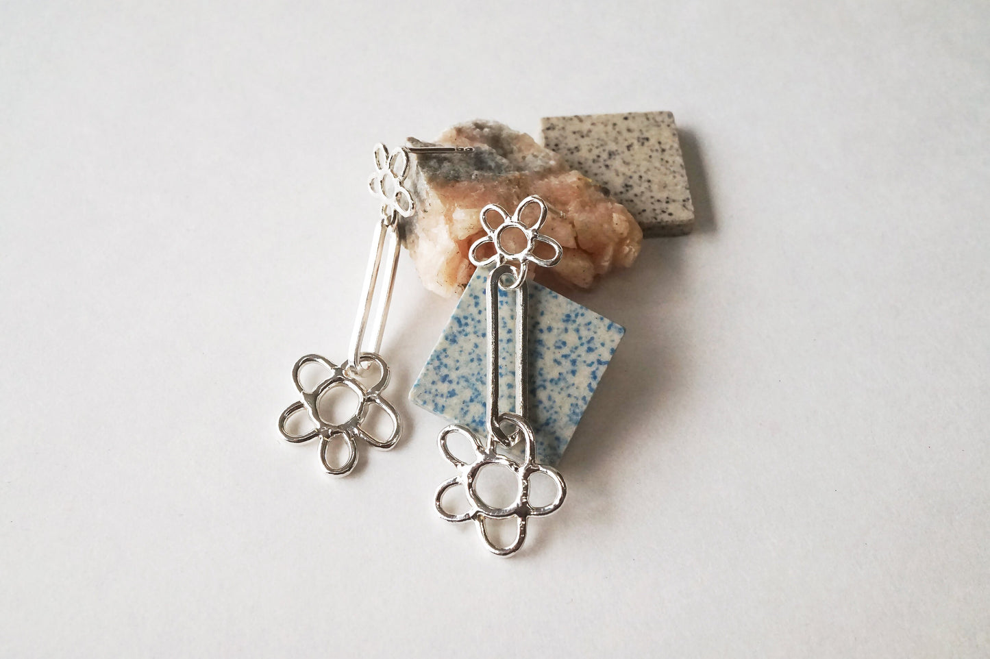 DOUBLE FLOWER STUD EARRINGS