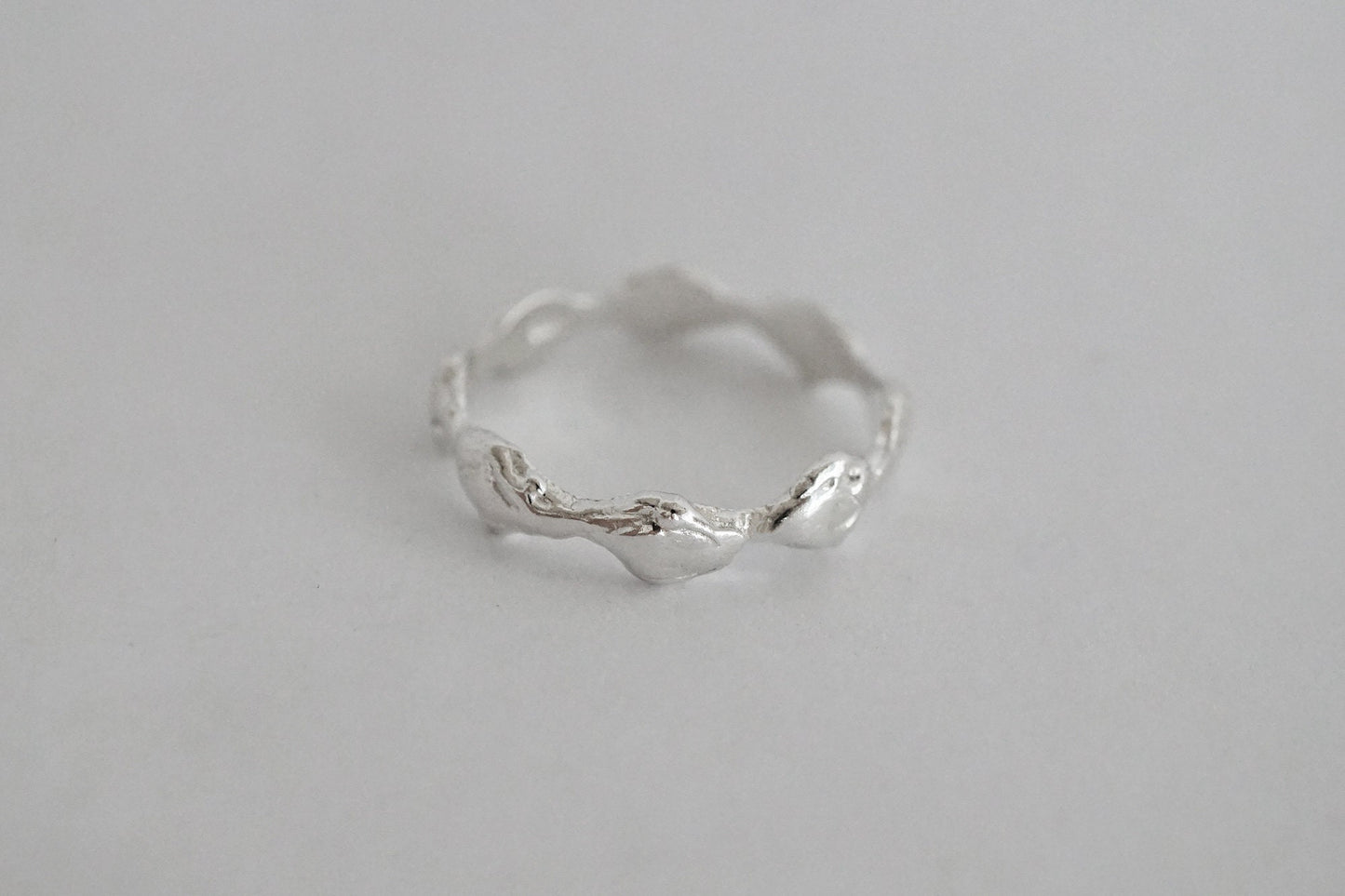 WAVY RING